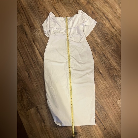 White off the shoulder dress - Picture 3 of 10